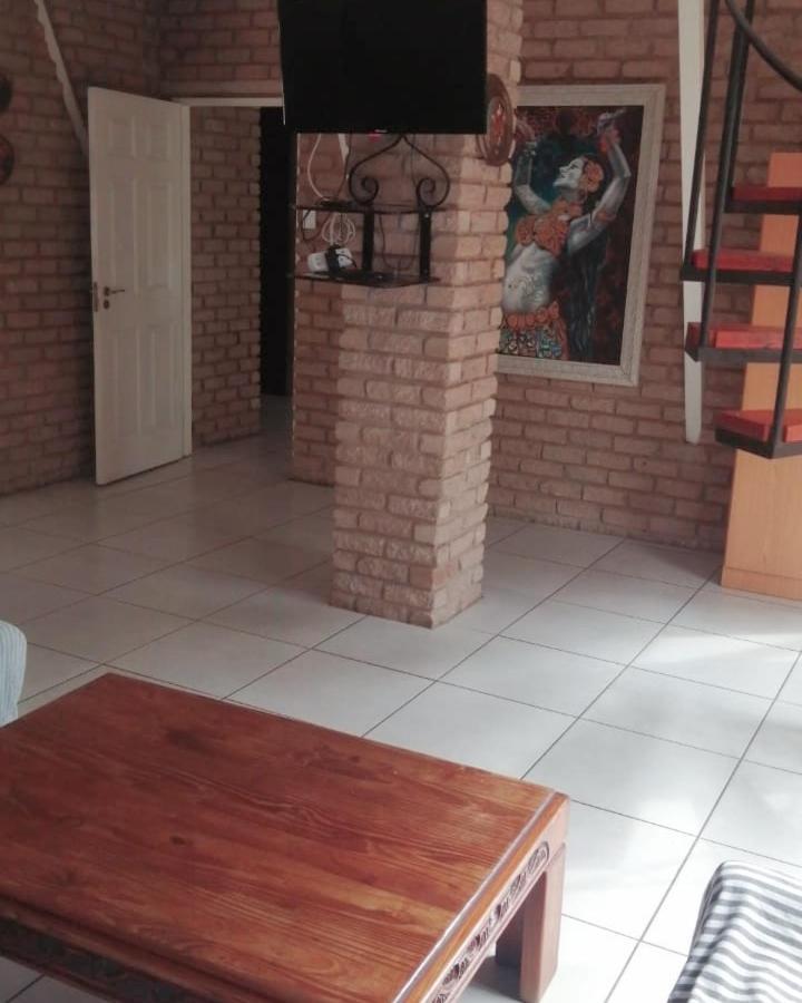 Auberge de jeunesse Tsumeb Backpackers & Safari Extérieur photo
