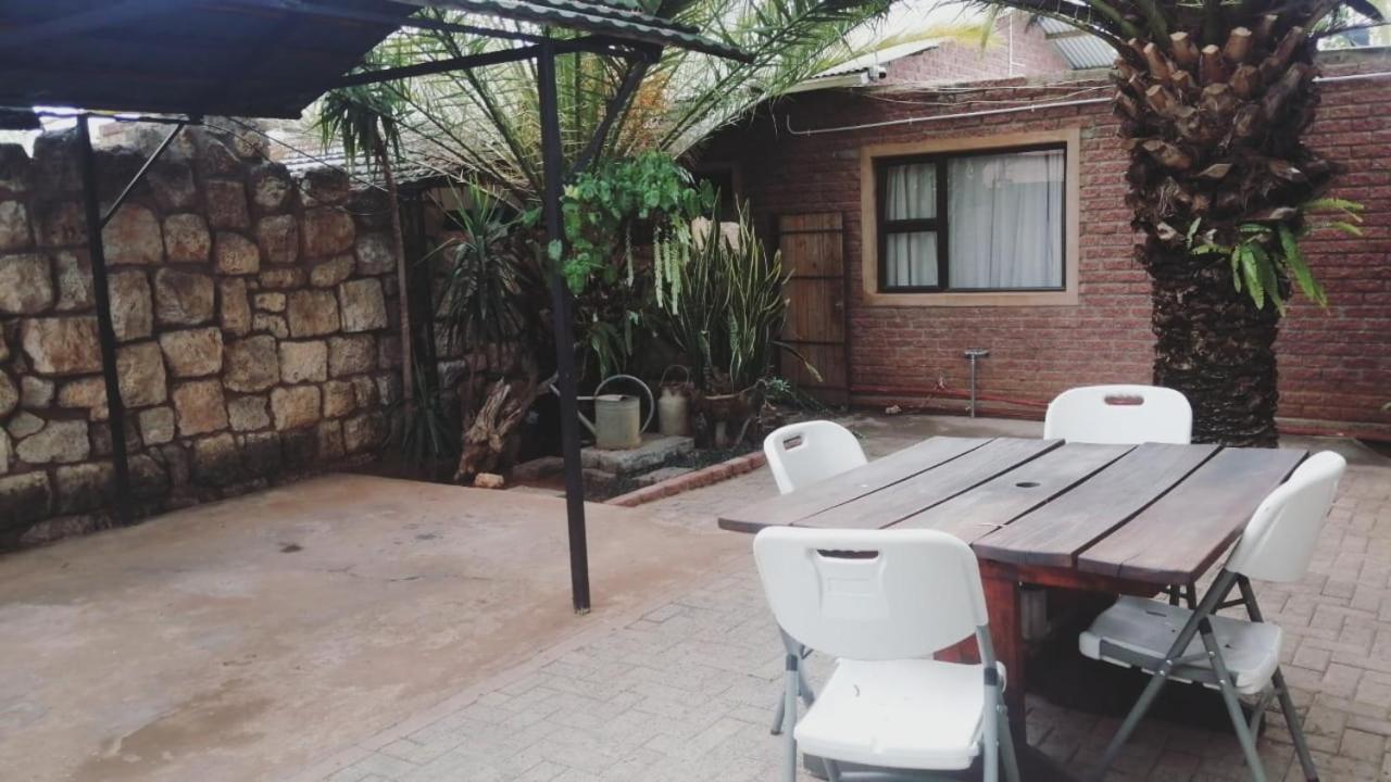 Auberge de jeunesse Tsumeb Backpackers & Safari Extérieur photo