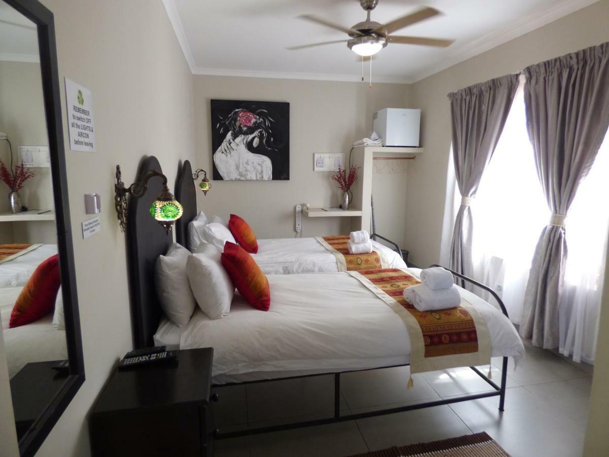 Auberge de jeunesse Tsumeb Backpackers & Safari Extérieur photo